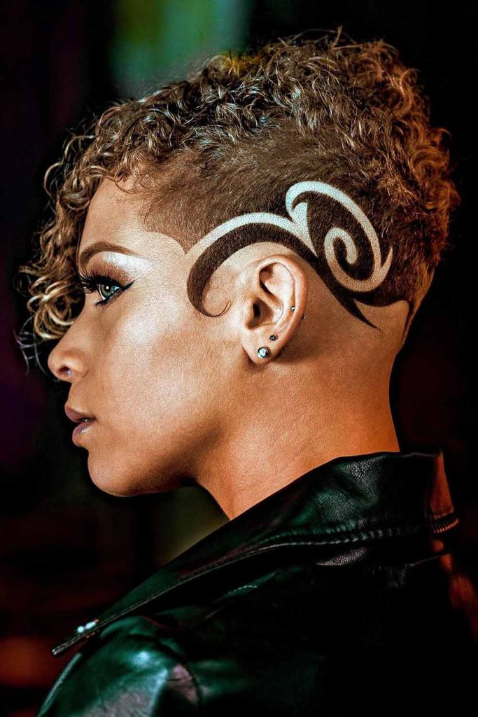 Extreme Short Pixie For Curly Hair #asymmetricalpixiecuts #asymmetricalpixie #pixie