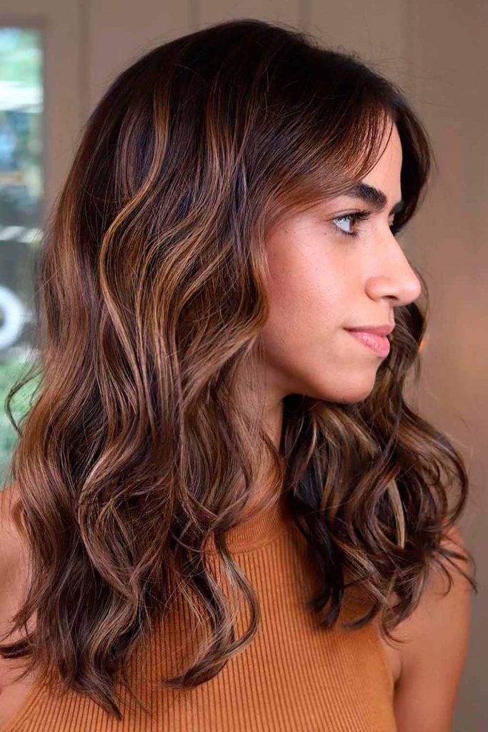 Partial Caramel Highlights for Brunettes #mediumhairbalayage #balayagehairstyles #mediumhair #balayage