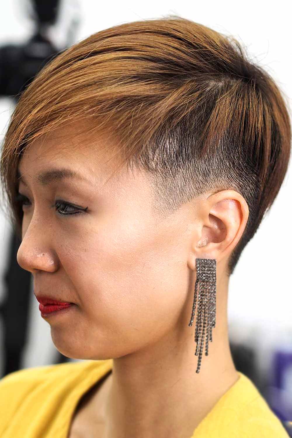Short Hairstyle With Shaved #undercuthairstyles #undercutwomen