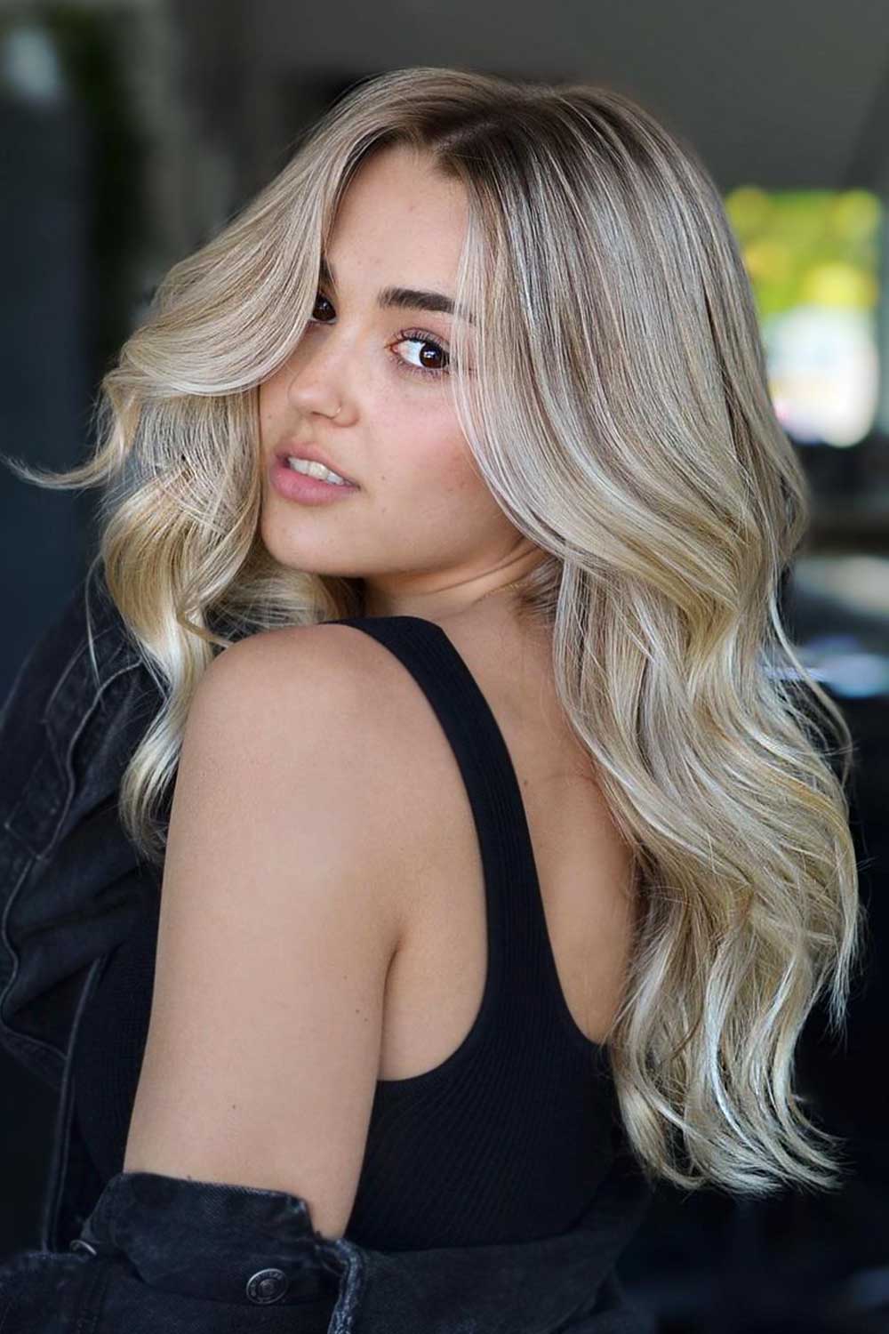 Natural-Looking Balayage Ideas #blondebalayage #blondehair #balayagehair
