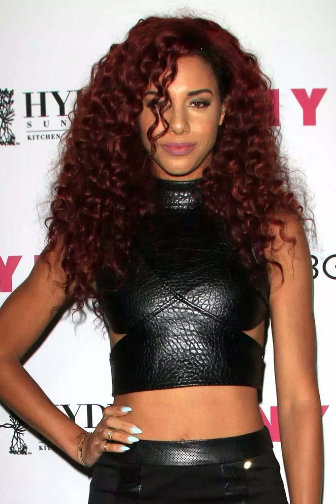 Natalie La Rose's Burgundy Сurls #burgundyhaircolor #burgundyhair