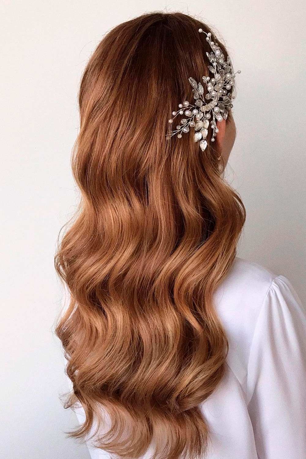 Wonderful Long Hairstyles For Wavy Hair