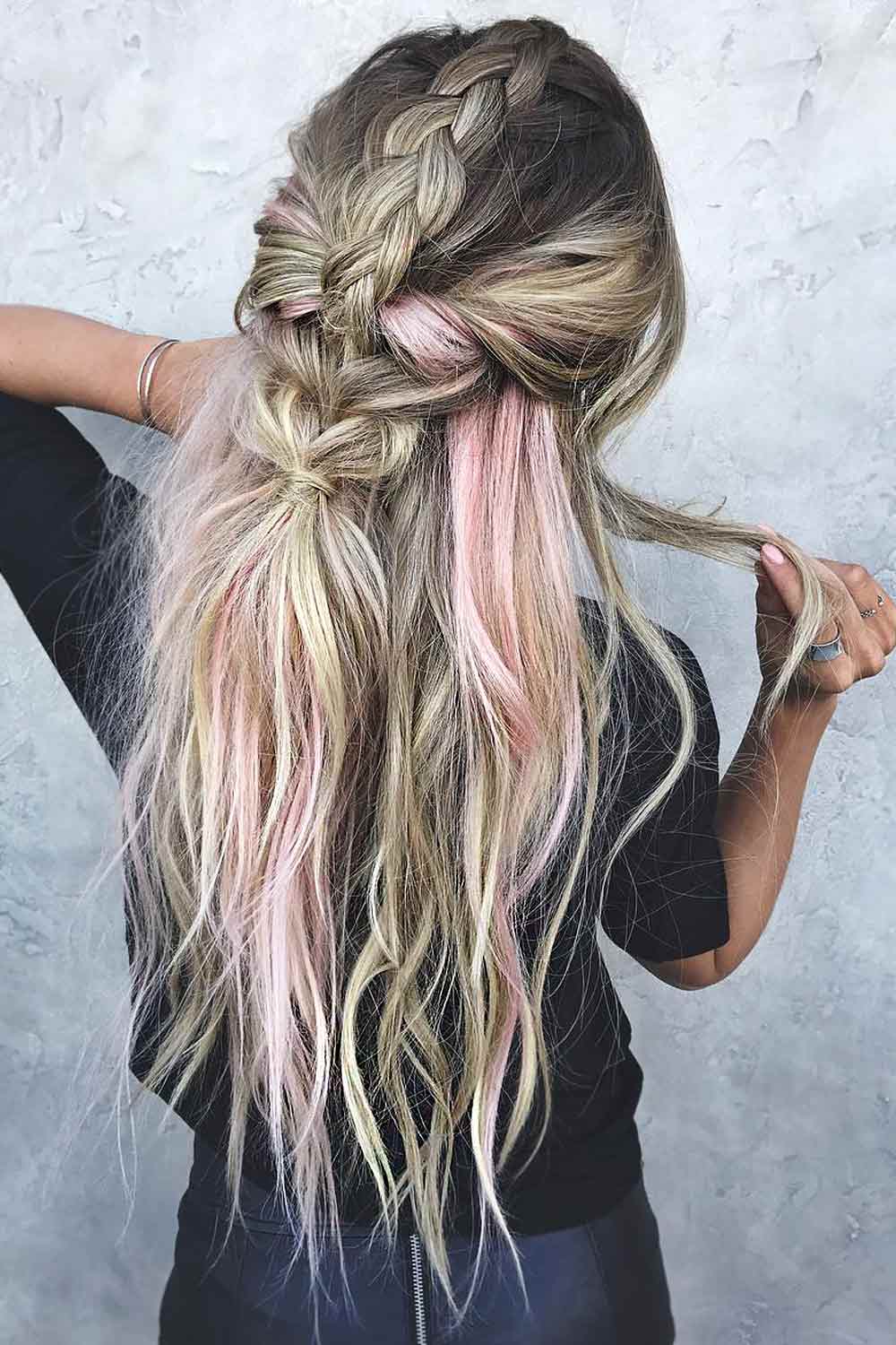 Stunning Half-Up Half-Down Hairdo Hairstyles #fallhairstylestrends #hairstylestrends #trends