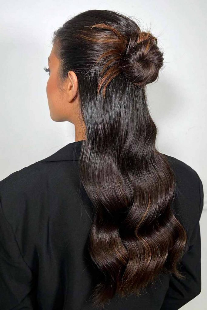 Half-Up Top Knot #fallhairstylestrends #hairstylestrends #trends