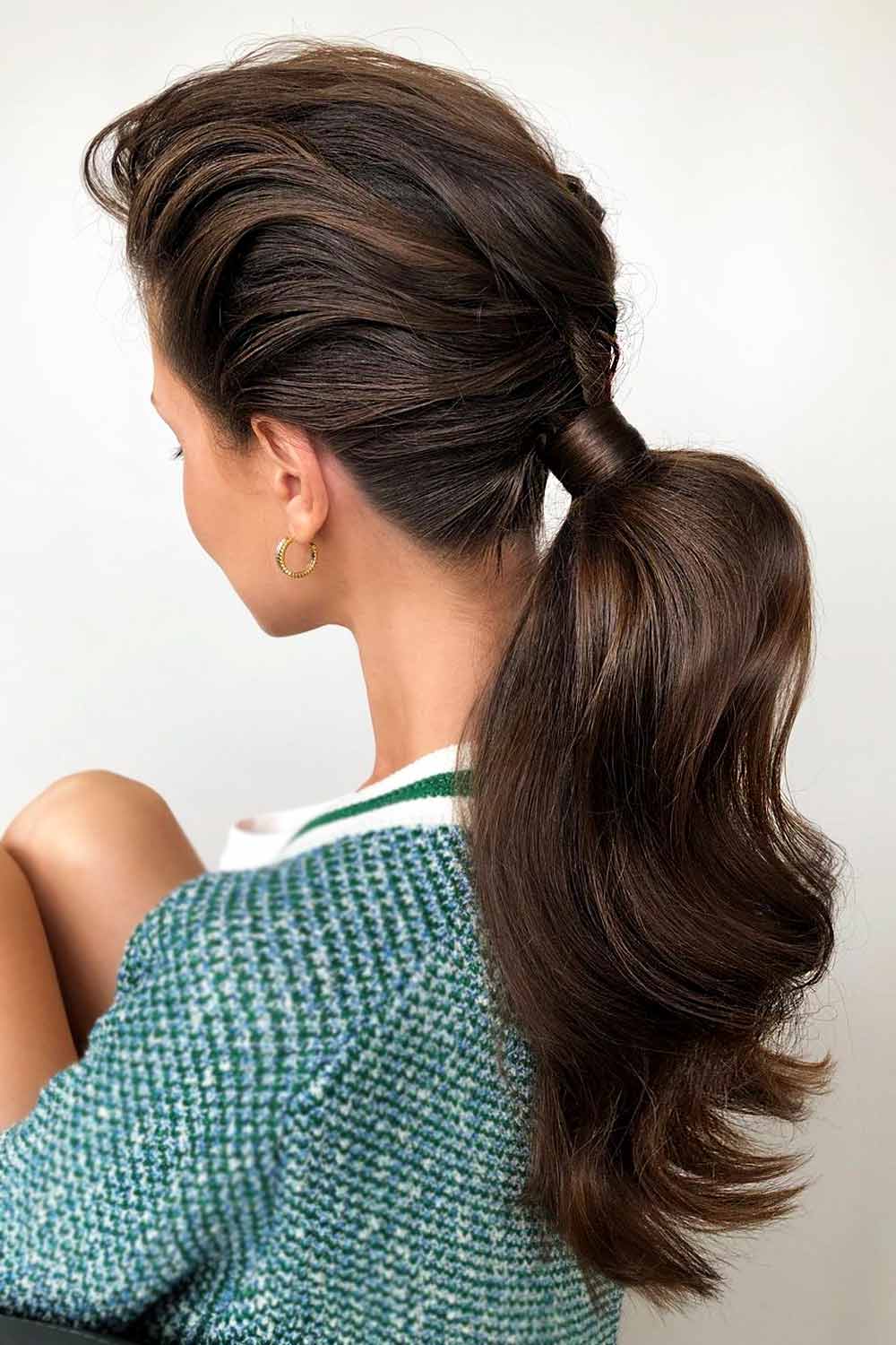 Trendy Messy Low Ponytails Hair #fallhairstylestrends #hairstylestrends #trends
