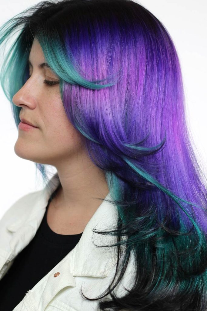 Middle Parted Haircut With Feathered Bangs #featheredhair #featheredhaircuts #haircuts #longhair