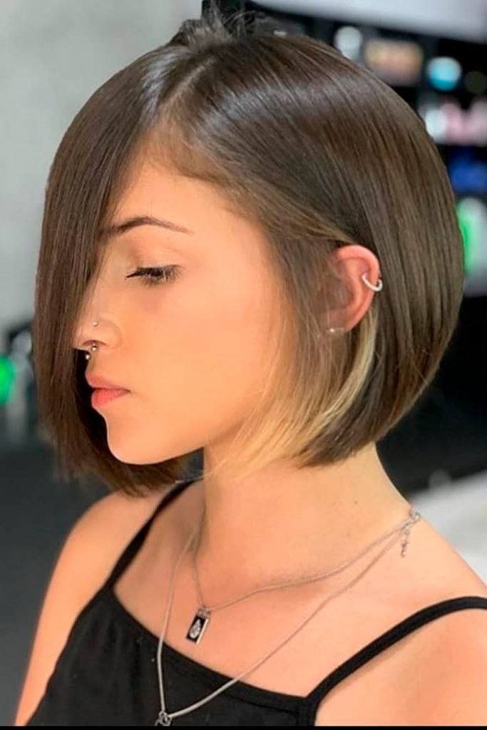 Extra Sleek Classic Chin-Length Bobs