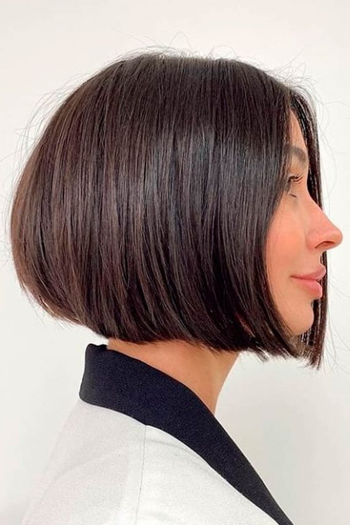 Extra Sleek Classic Chin-Length Bobs