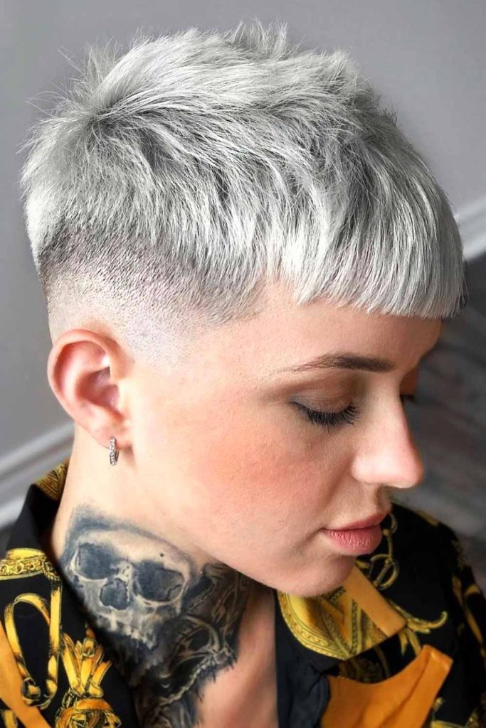 Crop Gray Hair #grayhairstyles #grayhair