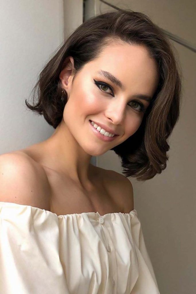 Short Bob With Side-Swept Fringe #haircutsforsquarefaces