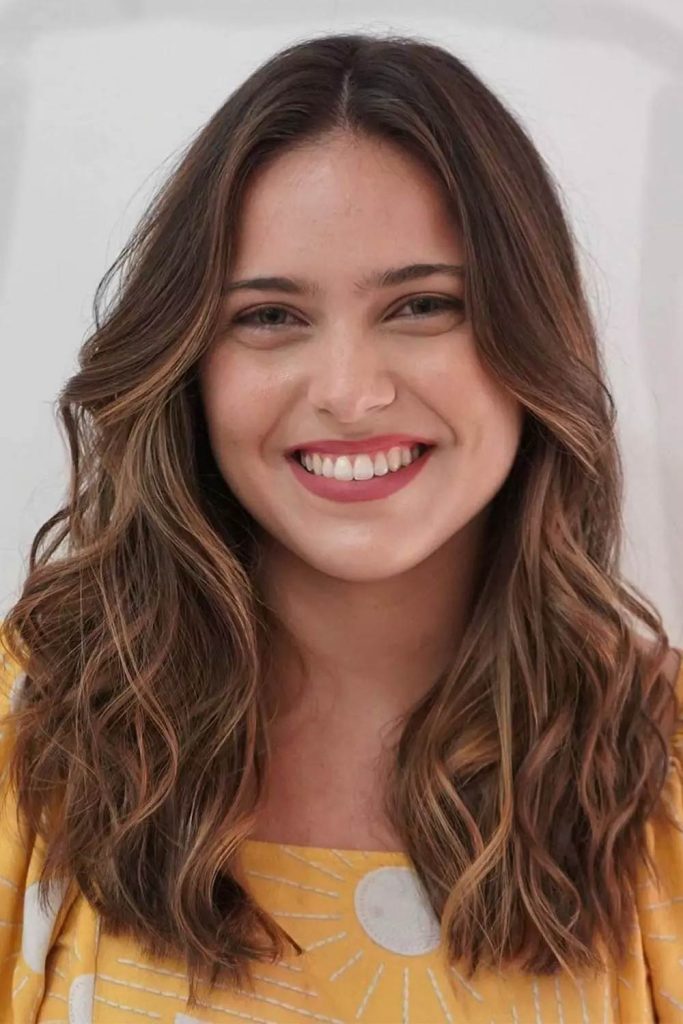 What Hairstyle Suits A Round Face?