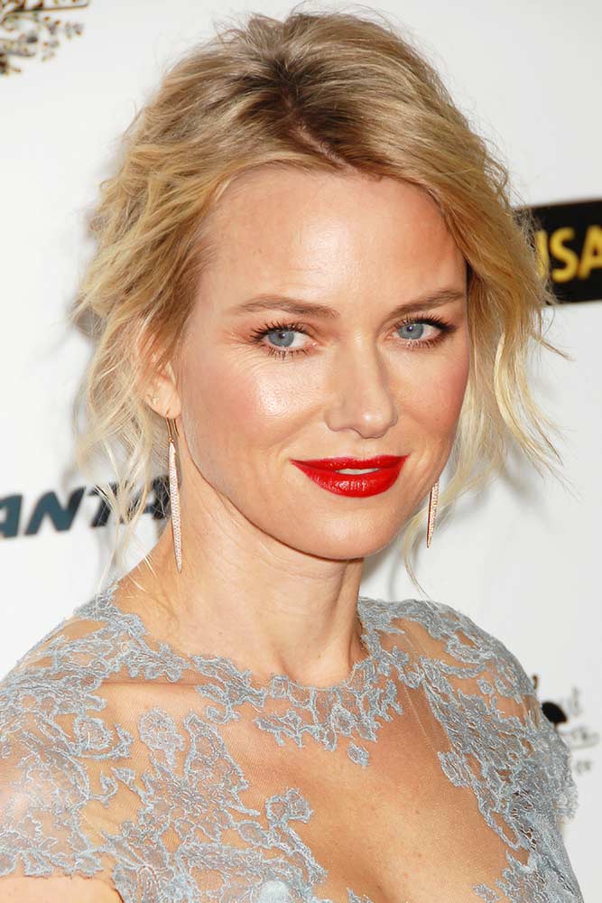 Messy Updo Style #hairstylesforwomenover50