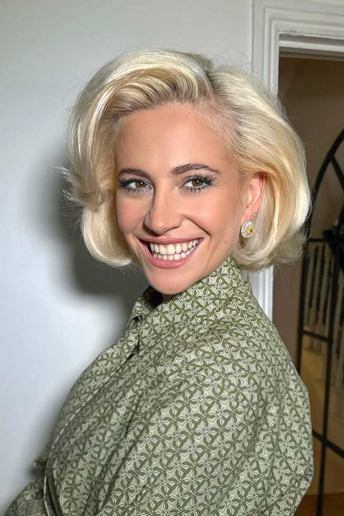 90&rsquo;s Look - Mob Wife Hair