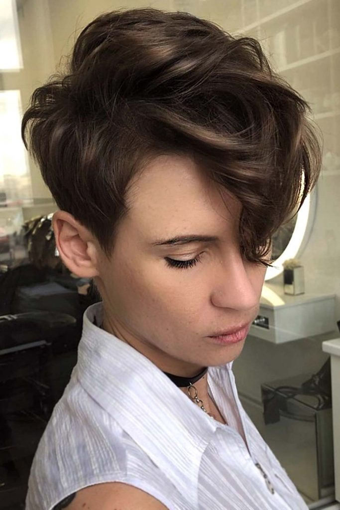 Side-Swept Wavy Pixie For Dark Hair #layeredhaircuts #layeredhair #haircuts