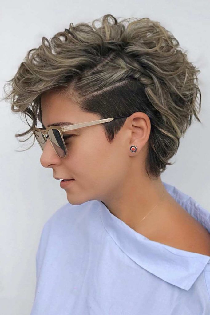 Keep your pixie at a longer length to let more waves into your life Asymmetrical Messy Wavy Long Pixie #curlihairstyles #shorthairstyles