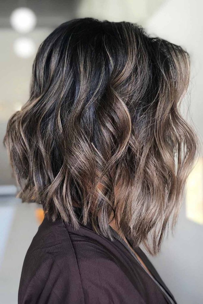 Brunette Wavy Medium Hair with Bronde Highlights