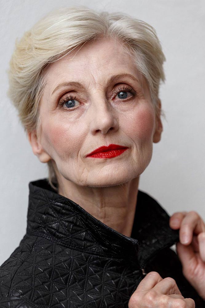 Elegant Side Part Pixie #haircuts #hairstylesforwomenover60