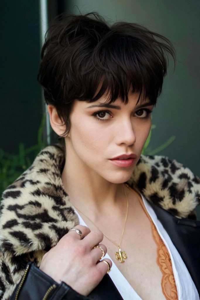 Short Pixie Bob with Sliced Layers