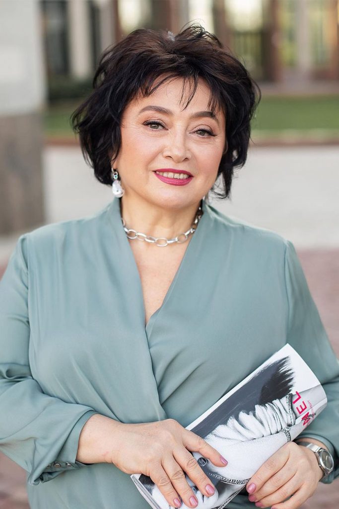 Soft Layers On Medium Bob Short Hairstyles For Women Over 50