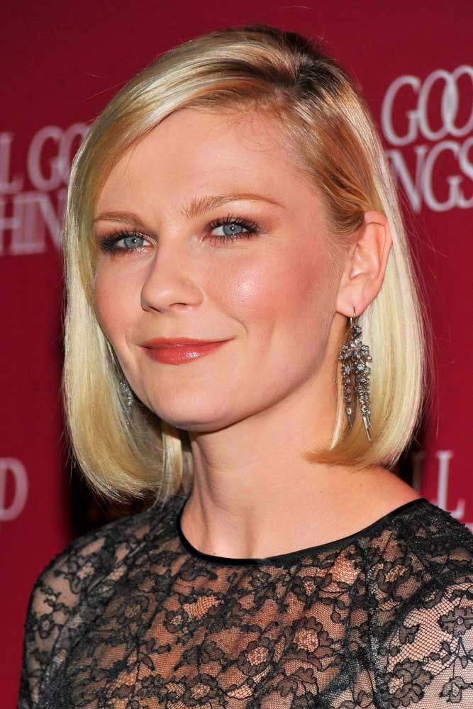 Middle Length Shiny Blond Hair Dark Roots Side Parted Bob Cut Kirsten Dunst: Bob Cut With Blunt Ends