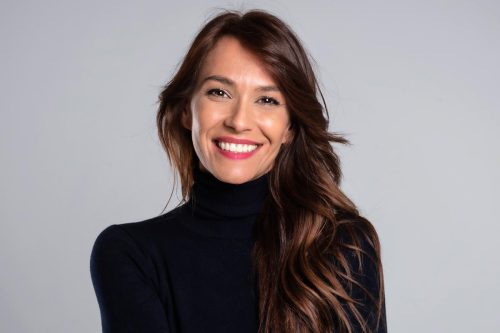 Timeless Feathered Hair Ideas To Look Fresh And Modern