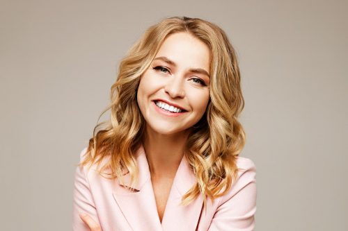 45 Medium Length Layered Hair - Ideas For Stunning 2024 Look