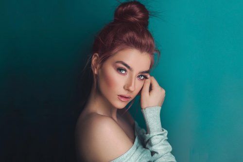 Effortless And Chic Ways To Sport Messy Hair Today