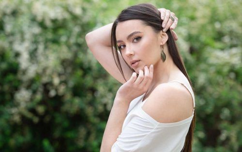 So, You Want To Go Oil Slick Hair? Top Tips You Should Know