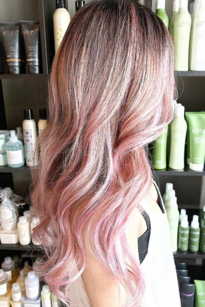 This berry color with its fuchsia tones is perfect for those with dark eyes and skin